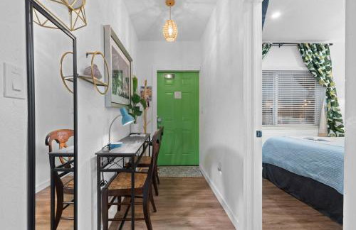 Stunning Little Havana Suites Close to airport, Calle Ocho, Brickell, Wynwood and the Beaches - Free Parking - Foto 13