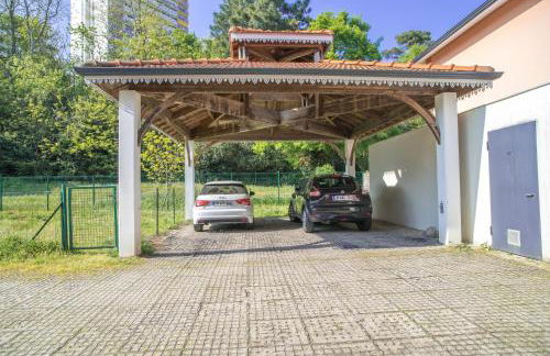 Appartement 90 m2 avec parking terrasse balcons, proche du port et plages - Foto 39