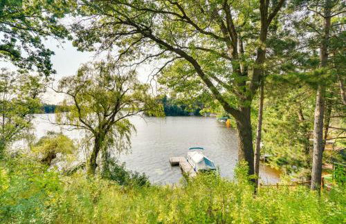 Waterfront Lake Wissota Retreat Dock and Deck! - Foto 2