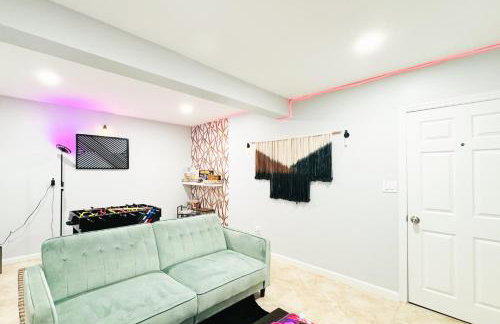 Lux Designer Home with Gaming Rm - Foto 22