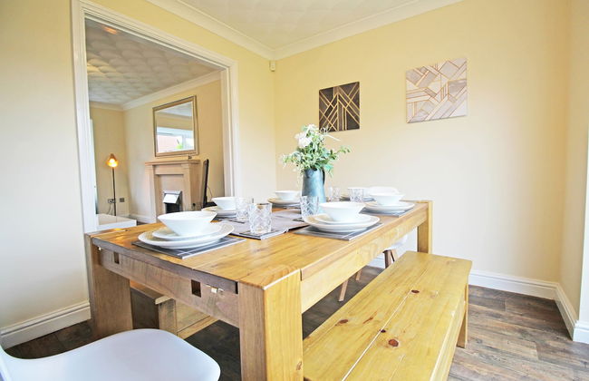 3 Bedroom Holiday Home With River Views - Photo 8