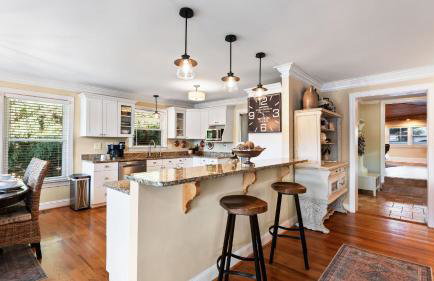 Dock Hot Tub Kayaks on Lake Norman Lakeside Gem by AvantStay - Foto 4