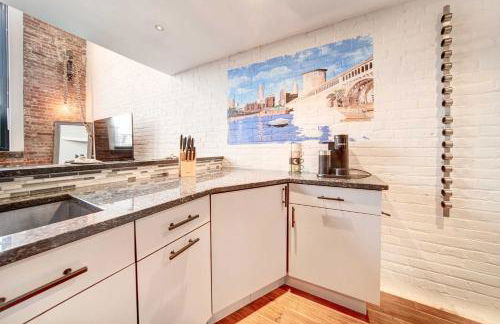 Waterfront Cleveland Apt about 1 Mi to Downtown - Foto 11