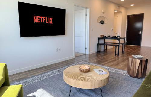 Modern 1BR Apartment with Pool, Hot Tub and Gym Access 10mins to Universal Studios - Foto 14