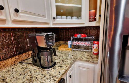 Luxury Cabin with Heated Pool, Hot-Tub & Deluxe Outdoors - Photo 29