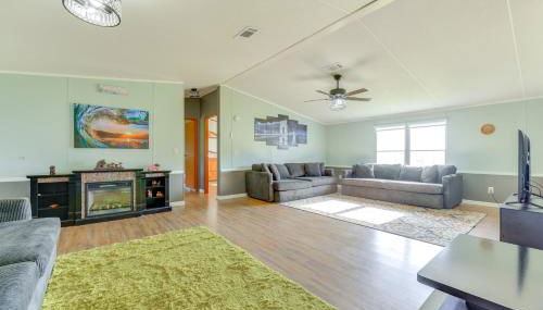 Palatka Hideaway with Fireplace and Private Porch - Photo 3