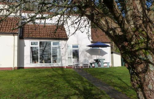 8 Manorcombe Bungalows - Photo 3