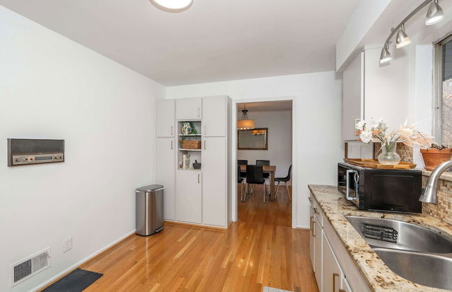 Top Notch City Escape w King Bed - Foto 15