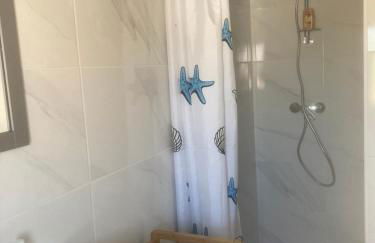 Petite maison à proximité commerces et plage - Foto 6