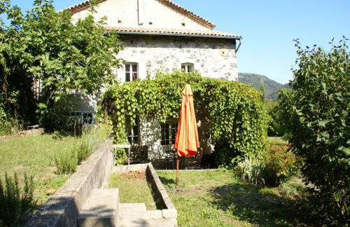 Lovely house with grass garden, shared swimmingpool, next to the river Ardèche - Foto 8