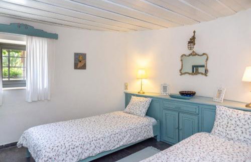 Authentic Cretan Stone Windmill - Foto 14