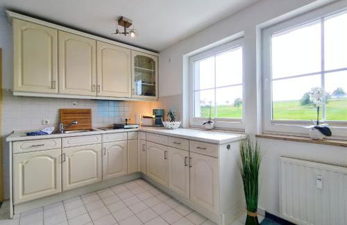 Seeblickapartment für bis zu 12, Nürnberg & Schwabach in 30-35 Minuten zu erreichen, Sauna, Arbeitsplatz, Dachterrasse & Grill - Foto 13