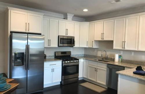 Entire Extra Large Luxury 3 Bedrooms Condo - Photo 5