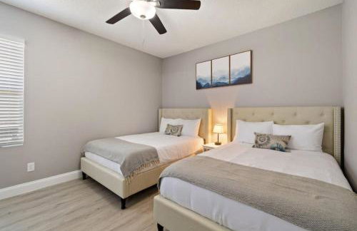 Family-Friendly 5BR Getaway Game Room Fun - Foto 14