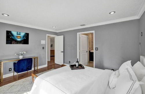 Luxe 4BR Waterfront w Htd Pool 5min to Beach - Foto 65