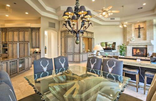 Lavish Paradise Valley Home with Sports Court and Pool - Foto 7