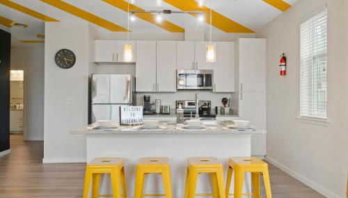 Modern Home 2BR 2BA Free Off-Street Parking & Wifi - Foto 4