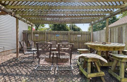 Poolside Palisade - A Fun Family Retreat for 6 - Foto 8