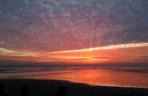 Modern Seaside House with Hot Tub - Foto 28