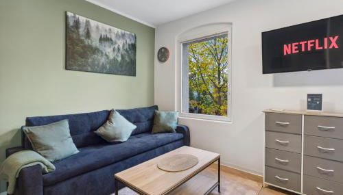 Vorstadtoase - 3 Personen - Apartment mit Queensize-Bett, Badewanne, Schlafcouch, Parken, Netflix, Nähe BER - Foto 2