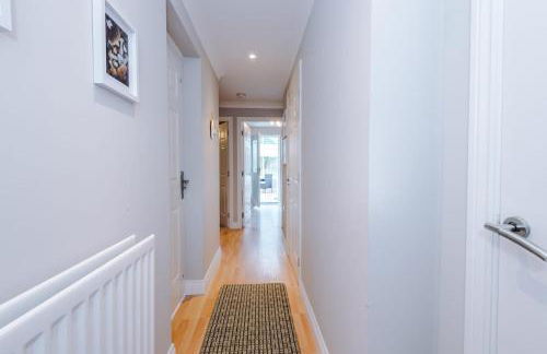 Charming Townhome Retreat, close to Manchester - Photo 6