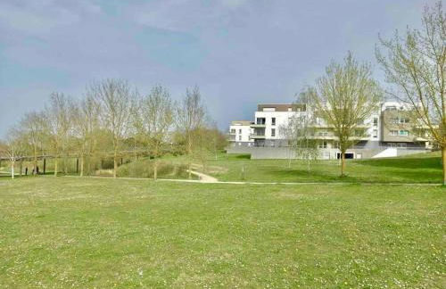 Le Domaine Réservé , parking et écrin de verdure - Foto 30