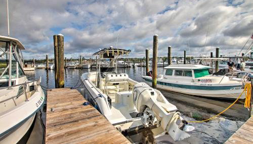 Walk to Pawcatuck River Family-Friendly Home! - Foto 3