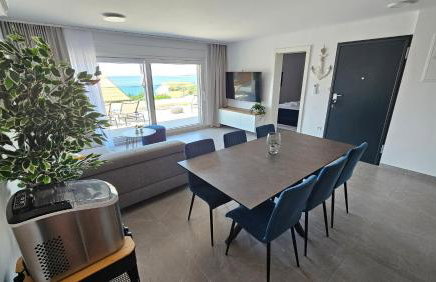 Blue Moon Apartment, now with Jacuzzi - Photo 9