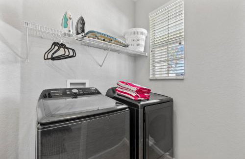 New! 6BR Home Close to Disney World! Private Pool! - Foto 33