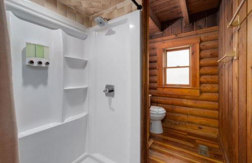 Lakeside Haven with Jacuzzi and Games - Foto 21