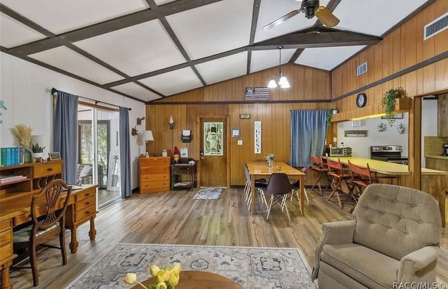 Rustic Lakehouse kayaks fishing bonfires - Foto 6