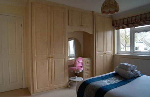 Farnborough Stay - 5 Bedroom - Foto 12