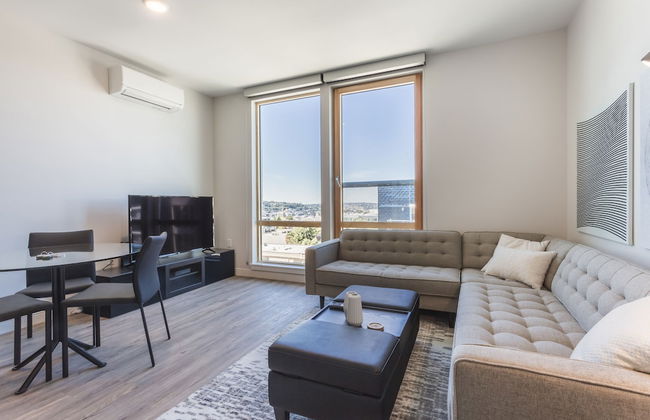 Domicile Suites at Cove - Photo 37