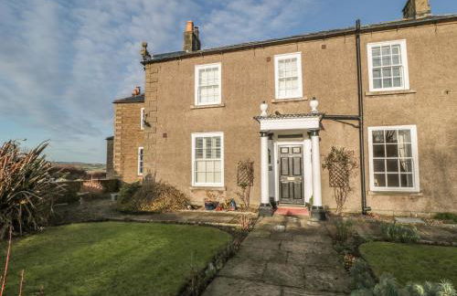 Sneaton Hall Apartment 4 - Photo 3