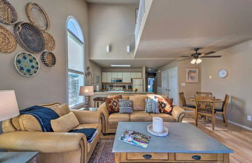 Cloudcroft Townhome with Deck - 1 Mi to Burro Ave! - Foto 1