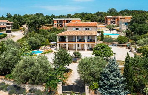 4 Bedroom Cozy Home In Sveti Lovrec - Foto 17