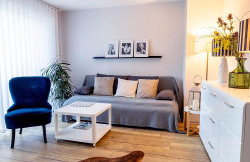 Gelbe Koffer - Design-Apartment in Schiffweiler - 2 Parkplätze - Self-Check-in - ruhig & naturnah - Foto 2