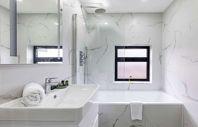 Spacious and Beautiful Apartment In Hanwell - Foto 13