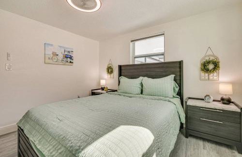 Canal Front Oasis w Heated Pool Close to the Beach - Foto 9