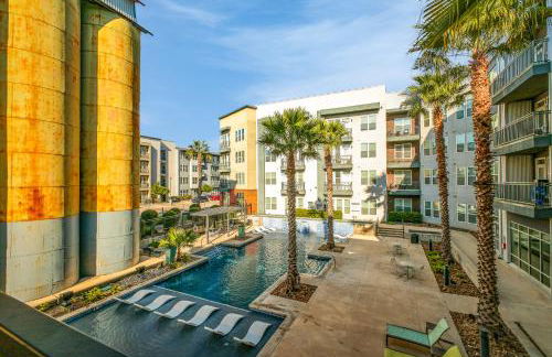 Chic 2BR-Southtown Near Rvrwalk, Dome & Conv - Foto 42