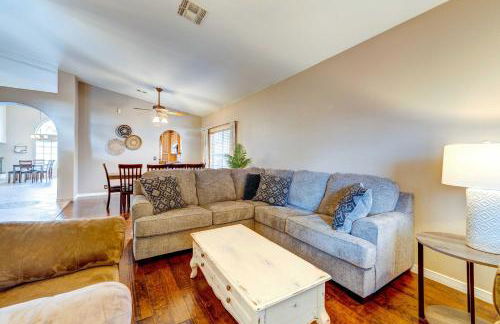 Pool and Hot Tub Home Near Peoria Sports Complex! - Foto 5