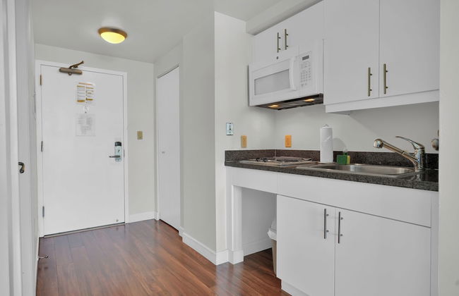 Glamorous Bay View Studio in the Grove - Foto 5