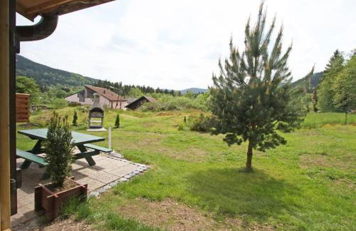 Chalet en bois avec jardin, proche ski et randonnée, équipé pour 8 pers. à Vagney, Vosges - FR-1-589-283 - Foto 2