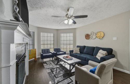 Pool Villa- Near Airport & Downtown, Fire Pit, Foosball - Foto 17