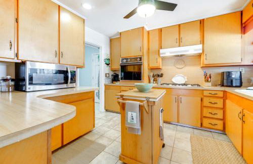 Surf City Spring Escape with Fire Pit - Foto 11