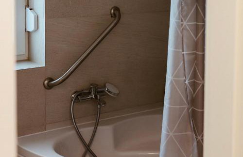 House AGAPE near Zagreb with rooftop jacuzzi - Foto 23