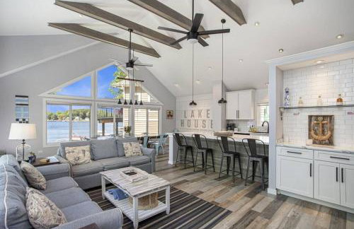 7 Bed Beachfront with Scenic Views Sister Lakes - Foto 1