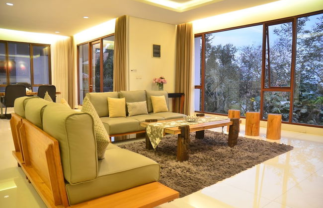 Ohara City View 5BR Villa Heated Pool and Billiard - Photo 1