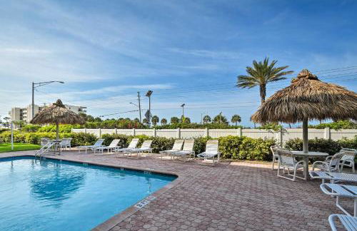 Walk to Madeira Beach Coastal Condo with Balcony - Photo 25