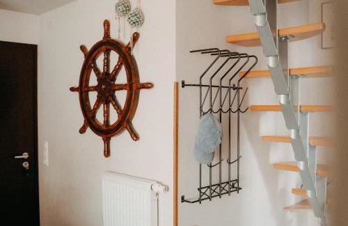 Skippers Inn - Photo 3